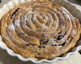 Meggyes csigatekercs leveles tésztából recept fázis 8 fotója