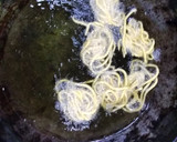 பூண்டு கார முறுக்கு (Poondu kaara murukku recipe in tamil) ரெசிபி ஸ்டேப் 4 புகைப்படம்