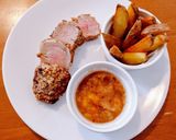 Diós szűz, chilis alma szósszal, héjas steak burgonyával recept fázis 6 fotója