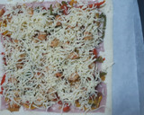 Foto del paso 7 de la receta: Hojaldrada con verduras con queso y gambones
