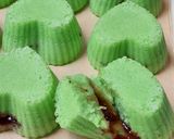 Foto langkah ke 8 dari resep Bolu Kukus Ketan Putih Pandan isi Selai Strawberry.