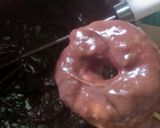 Foto langkah ke 5 dari resep Donat Kampung topping coklat keju.