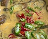 Gambar langkah 5 resipi Cendawan Kukur Sayur Campur Masak Lemak Cili Api.