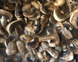 Foto del paso 3 de la receta: Champiñones al ajillo 🍄