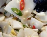 A picture of step 5 of Spicy Pickled Radish.