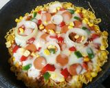Foto langkah ke 4 dari resep Pizza Mie Saus Spagheti.