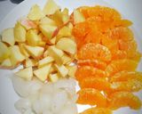 Foto langkah ke 2 dari resep Simple Fruits Salad 🍊🍎🍨.