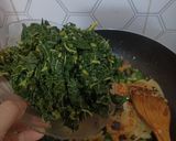 Foto langkah ke 3 dari resep Oseng Daun Pepaya.