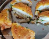 A picture of step 4 of Stuff potato idli pakoda chat.