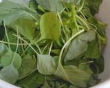 Foto langkah ke 1 dari resep Sayur bening bayam simple.