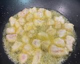 A picture of step 2 of Chicken with Cashew Nuts.