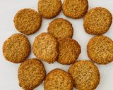 A picture of step 8 of Lace Cookies.