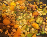 Foto del paso 6 de la receta: Tallarín de arroz con Soja y pisto de calabaza, berenjena y espinaca