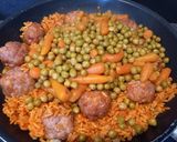 Une image de l'étape 6 de Riz petits pois carottes et boulettes.