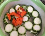 Foto langkah ke 1 dari resep Bening Sayur Oyong.
