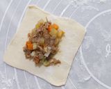 Foto langkah ke 5 dari resep Puff Pastry Isi Opor Ayam (Remake Makanan Lebaran).