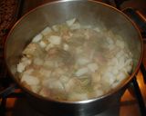 Foto del paso 4 de la receta Sepia con patatas y alcachofas
