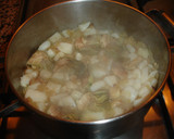 Foto del paso 4 de la receta: Sepia con patatas y alcachofas