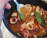 Foto del paso 4 de la receta: Guiso de patatas con chipirones
