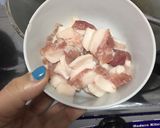รูปขั้นตอนการทำที่ 1 ของ “ผัดถั่วฝักยาวน้ำมันหอยใส่หมูสามชั้น”