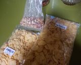Foto langkah ke 1 dari resep Choco Cornflakes.