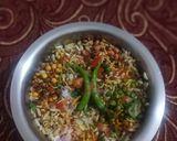 A picture of step 3 of Matar bhel.