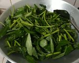 Foto langkah ke 3 dari resep Tumis kangkung terasi (W#43).