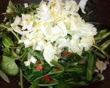 Foto langkah ke 3 dari resep 42. Cah Kangkung Kecambah Pedas.