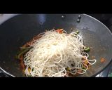 A picture of step 3 of Schezwan noodles.