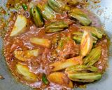 A picture of step 4 of Parmal/ Pointed gourd curry.