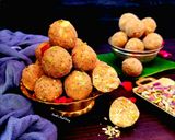 A picture of step 6 of Gond ke Ladoo.