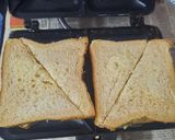 A picture of step 3 of Veg Mayo sandwich toast.