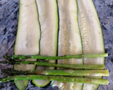 Foto del paso 12 de la receta: Canelón de calabacín relleno de langostinos y trigueros