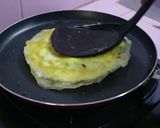 Foto langkah ke 7 dari resep Martabak Telor Sosis Enak dan Sederhana.