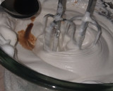 Foto del paso 3 de la receta: Merengue de suspiros🌰💗
