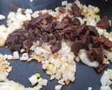 Foto del paso 1 de la receta: Rollitos de berenjenas con callampas secas