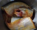 A picture of step 1 of Pabda Fish curry.