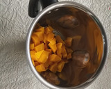 A picture of step 1 of Mango melon smoothie .