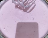 Foto langkah ke 4 dari resep Strawberry ice cream.