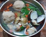 塔香貢丸湯的食譜步驟1照片