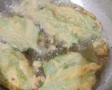 A picture of step 2 of Palak (Spinach) Pakoda Chaat.