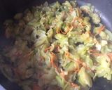 Foto del paso 1 de la receta Tortilla de calabacín y zanahoria con queso🥕🧀