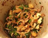 รูปขั้นตอนการทำที่ 3 ของ Thai Spicy Milky Mushroom Salad(ลาบเห็ดมิลกี้3สไตล์)