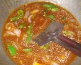 A picture of step 5 of Chicken Chilli.
