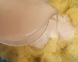 Foto langkah ke 2 dari resep Kue Lumpur Kentang Abon Gurih.