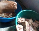 A picture of step 1 of Goat meat banga soup.