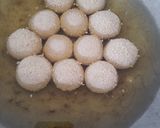Foto langkah ke 4 dari resep Onde - onde isi kacang hijau kopong anti gagal (insyaaAllah).