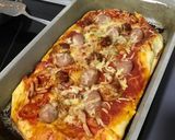 Foto del paso 4 de la receta: Coca de salchichas