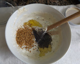 Foto del paso 1 de la receta: Salsa de pepino y mayonesa con sirope, semillas de sésamo y arañuela