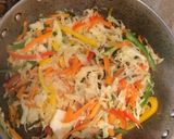 A picture of step 4 of Spicy Chilli Garlic Prawn Noodles.